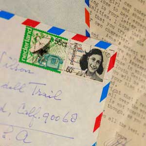旧信件安妮·弗兰克的邮票。